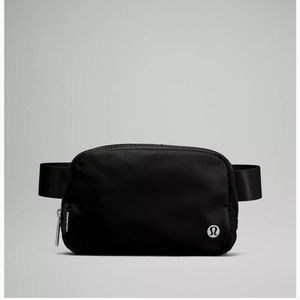 Lululemon Everywhere Belt Bag